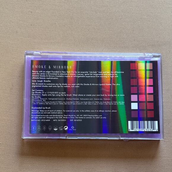 Smoke & Mirrors Lipstick Palette - Vibrant Shades - Picture 3 of 7